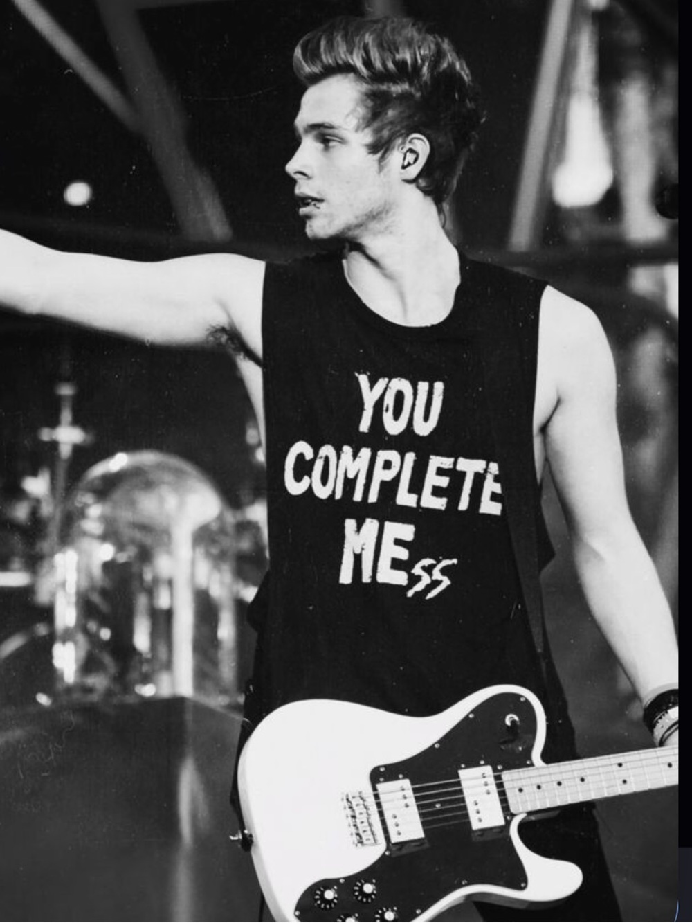 Unif You Complete Mess Muscle Tank Tee Distressed ASO Luke Hemmings Medium